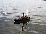 Das Modell auf dem Wasser